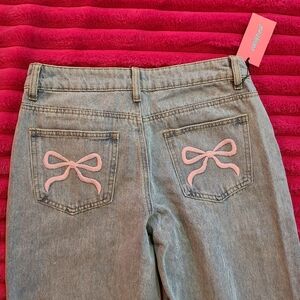 NWT Edikted size small Women's Jeans with Pink Bow Embroidery
